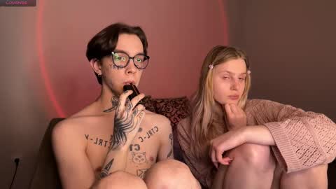 Snapshot of worldofllove chatting on 02/19/25, 07:59 Arnika and Simon online show from 02/19/25, 07:59