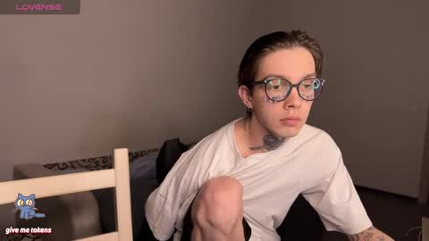 Snapshot of worldofllove chatting on 02/22/25, 09:59 Arnika and Simon online show from 02/22/25, 09:59