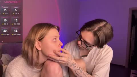 Snapshot of worldofllove chatting on 02/23/25, 06:23 Arnika and Simon online show from 02/23/25, 06:23