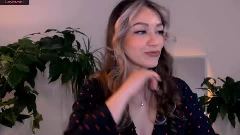 Snapshot of worldsbaby chatting on 09/14/25, 08:13 worldsbaby online show from 09/14/25, 08:13