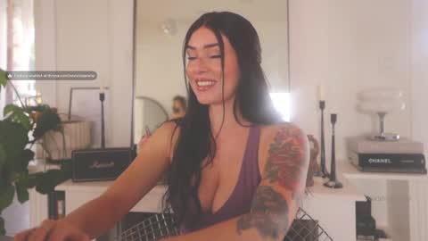 Snapshot of worshipbrielle chatting on 02/20/25, 10:26 Brielle online show from 02/20/25, 10:26