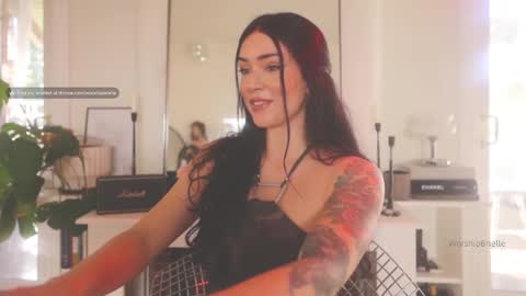 Snapshot of worshipbrielle chatting on 02/25/25, 11:00 Brielle online show from 02/25/25, 11:00