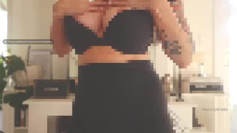Snapshot of worshipbrielle chatting on 03/04/25, 01:01 Brielle online show from 03/04/25, 01:01