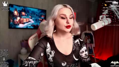 Snapshot of wounded_goddess chatting on 11/19/25, 06:46 Goddess Sophy online show from 11/19/25, 06:46