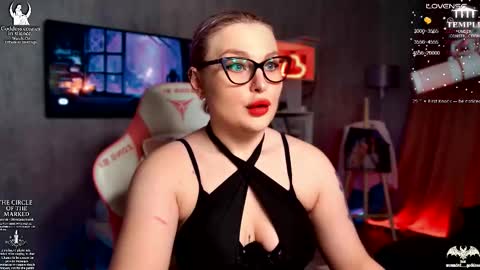 Snapshot of wounded_goddess chatting on 12/02/25, 03:18 Goddess Sophy online show from 12/02/25, 03:18