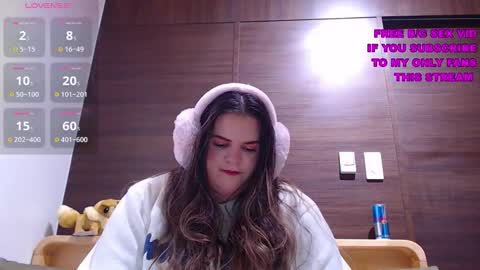 Snapshot of wow_its_kaitlyn chatting on 11/23/25, 12:49 Kaitlyn xx online show from 11/23/25, 12:49