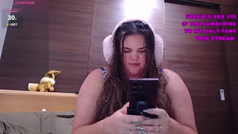 Snapshot of wow_its_kaitlyn chatting on 11/26/25, 11:00 Kaitlyn xx online show from 11/26/25, 11:00