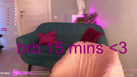 Snapshot of wow_luvng chatting on 12/17/24, 06:09 Rebecy online show from 12/17/24, 06:09