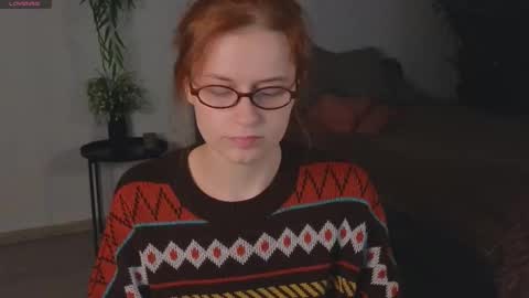 Snapshot of wow_luvng chatting on 09/11/25, 01:44 Rebecy online show from 09/11/25, 01:44
