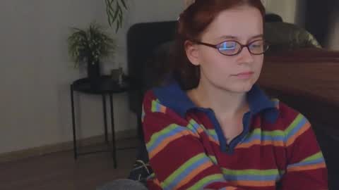 Snapshot of wow_luvng chatting on 11/07/25, 01:44 Rebecy online show from 11/07/25, 01:44