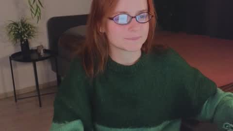 Snapshot of wow_luvng chatting on 11/09/25, 02:04 Rebecy online show from 11/09/25, 02:04