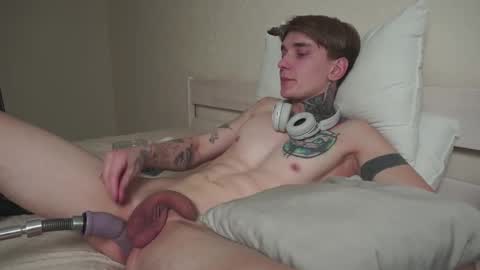 Snapshot of wow_yammy3 chatting on 10/12/25, 07:35 Pavel online show from 10/12/25, 07:35