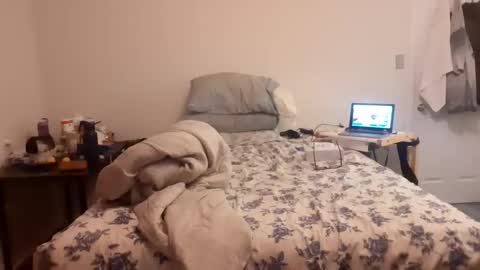 Snapshot of wowhotcutiepie chatting on 12/14/25, 11:48 Cuteipie online show from 12/14/25, 11:48