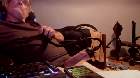 wowsers2022 online show from 10/04/25, 01:58