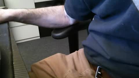 Snapshot of wrangleat0r chatting on 12/21/25, 01:46 wrangleat0r online show from 12/21/25, 01:46