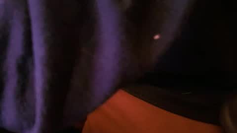 Snapshot of wrangleat0r chatting on 12/23/25, 02:31 wrangleat0r online show from 12/23/25, 02:31