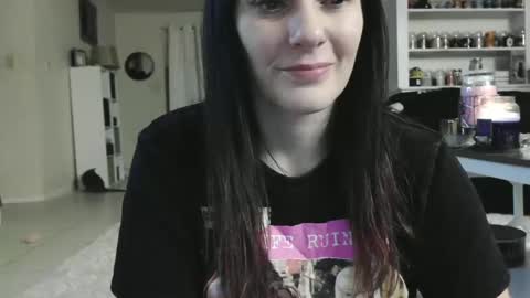 Snapshot of wrenleigh chatting on 01/08/25, 09:21 Crystal Lake online show from 01/08/25, 09:21