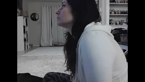 Snapshot of wrenleigh chatting on 01/25/25, 06:34 Crystal Lake online show from 01/25/25, 06:34