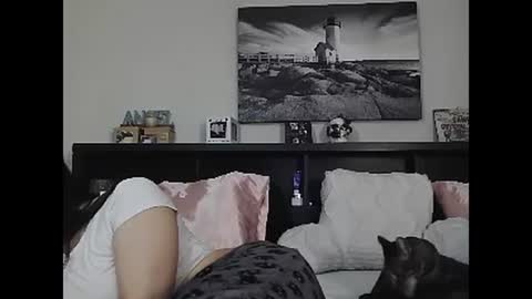 Snapshot of wrenleigh chatting on 01/26/25, 07:42 Crystal Lake online show from 01/26/25, 07:42