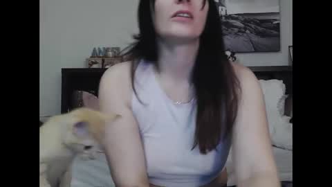 Snapshot of wrenleigh chatting on 02/23/25, 10:28 Crystal Lake online show from 02/23/25, 10:28