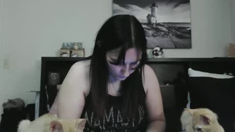 Snapshot of wrenleigh chatting on 02/27/25, 05:45 Crystal Lake online show from 02/27/25, 05:45