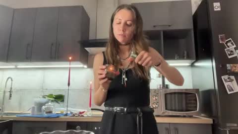 Beth online show from 06/12/26, 09:35