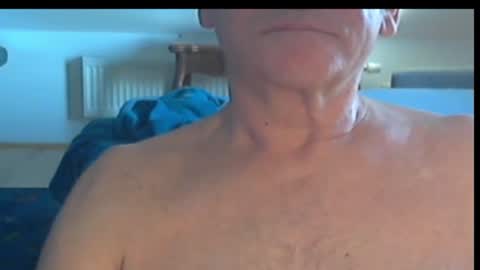 Snapshot of wuki123 chatting on 02/19/25, 04:00 Wuki online show from 02/19/25, 04:00