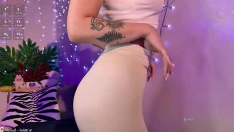 Snapshot of wxiuixw chatting on 11/21/25, 09:13 Sonya online show from 11/21/25, 09:13