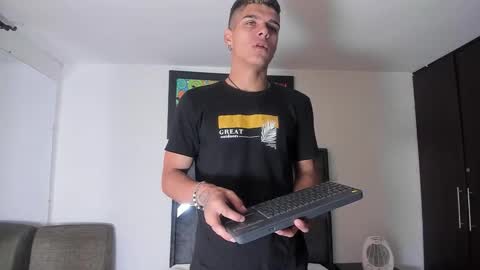 wyatt online show from 10/29/25, 12:18