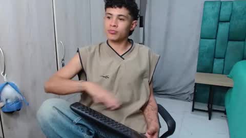 Snapshot of wyatt_444 chatting on 01/22/25, 02:37 wyatt online show from 01/22/25, 02:37