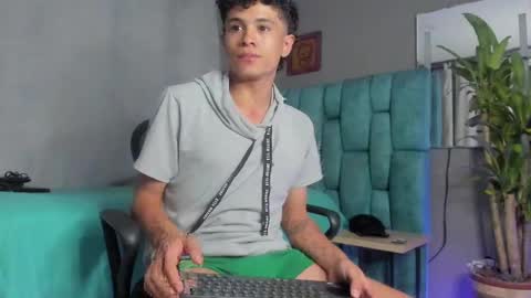 Snapshot of wyatt_444 chatting on 01/23/25, 02:44 wyatt online show from 01/23/25, 02:44