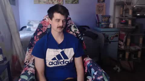 Snapshot of wyattfans_ chatting on 10/01/25, 06:25 Wyatt online show from 10/01/25, 06:25