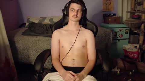 Snapshot of wyattfans_ chatting on 10/25/25, 07:05 Wyatt online show from 10/25/25, 07:05