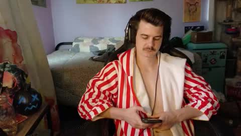 Snapshot of wyattfans_ chatting on 11/01/25, 07:16 Wyatt online show from 11/01/25, 07:16