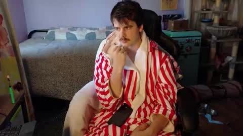 Snapshot of wyattfans_ chatting on 11/05/25, 07:03 Wyatt online show from 11/05/25, 07:03