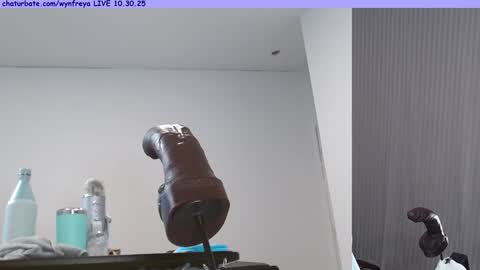 Wyn online show from 10/30/25, 11:00