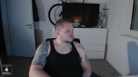 Snapshot of x19marco93x chatting on 12/05/24, 06:33 x19marco93x online show from 12/05/24, 06:33