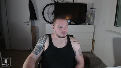 Snapshot of x19marco93x chatting on 12/07/24, 01:51 x19marco93x online show from 12/07/24, 01:51