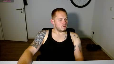 Snapshot of x19marco93x chatting on 10/07/25, 07:11 x19marco93x online show from 10/07/25, 07:11