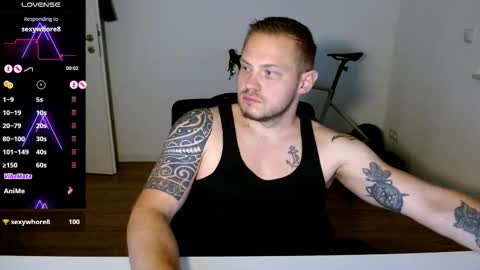 Snapshot of x19marco93x chatting on 10/25/25, 06:57 x19marco93x online show from 10/25/25, 06:57