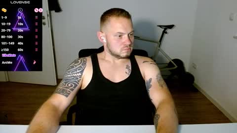 Snapshot of x19marco93x chatting on 11/02/25, 08:11 x19marco93x online show from 11/02/25, 08:11