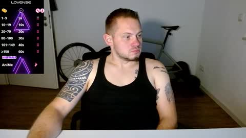 Snapshot of x19marco93x chatting on 11/15/25, 07:10 x19marco93x online show from 11/15/25, 07:10