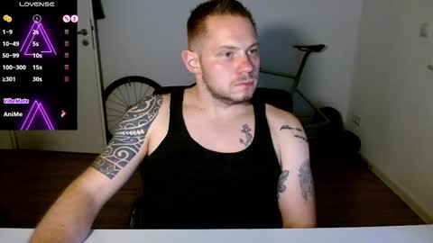 Snapshot of x19marco93x chatting on 12/18/25, 07:31 x19marco93x online show from 12/18/25, 07:31