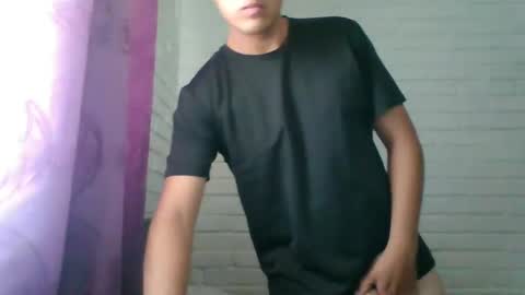 Snapshot of x_andrescam chatting on 02/27/25, 07:04 x_andrescam online show from 02/27/25, 07:04