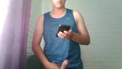 Snapshot of x_andrescam chatting on 03/04/25, 09:32 x_andrescam online show from 03/04/25, 09:32