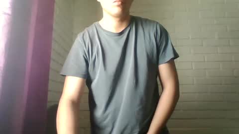 Snapshot of x_andrescam chatting on 10/08/25, 08:17 x_andrescam online show from 10/08/25, 08:17