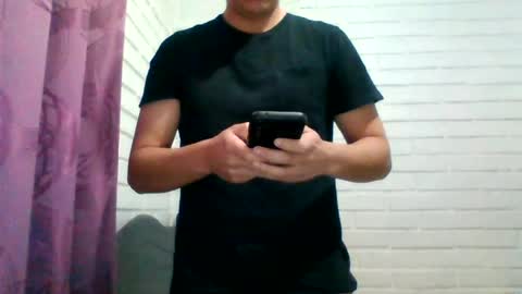 Snapshot of x_andrescam chatting on 07/10/26, 08:44 x_andrescam online show from 07/10/26, 08:44