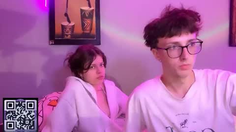 Philipp and Este online show from 09/17/25, 05:09