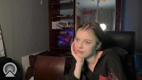 Philipp and Este online show from 04/30/26, 02:51