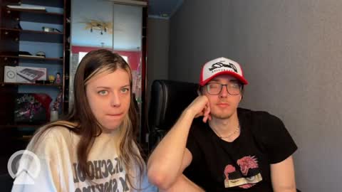 Philipp and Este online show from 05/10/26, 06:29